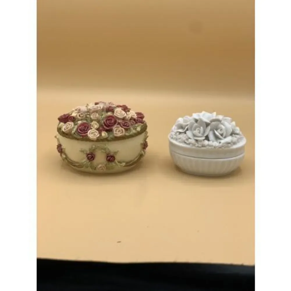 Vintage DEZINE Hand painted Applied Roses and Japan Flowers Trinket Box